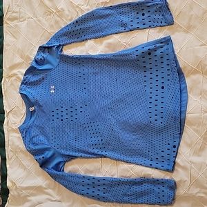 Women's size small Under Armour long sleeve